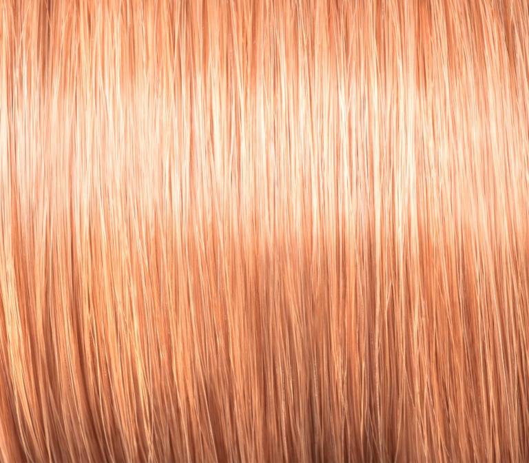 Haare in der Farbe Copper Peach