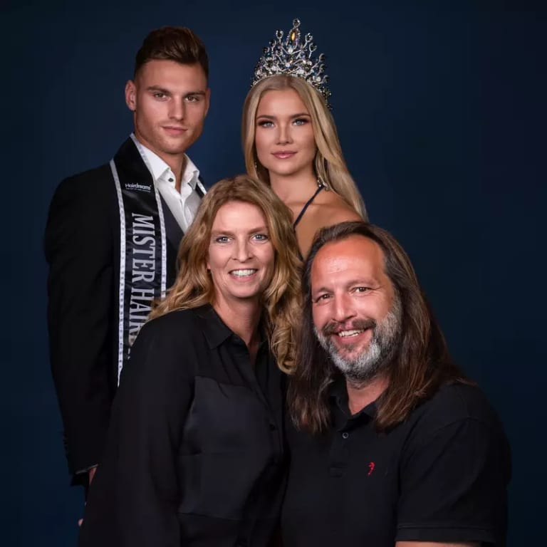 Cees Wiltschut und Chantal Wiltschut Verrijzer bei den niederländischen Miss-Wahlen