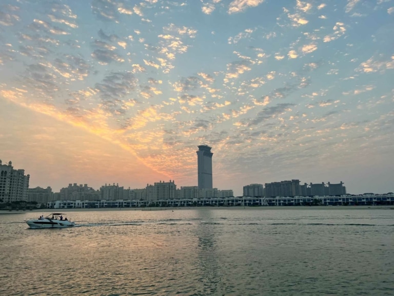 Skyline Dubaï au coucher du soleil